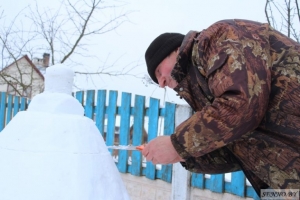 Энтузиаст из Моссор превращает снег в уникальные фигуры