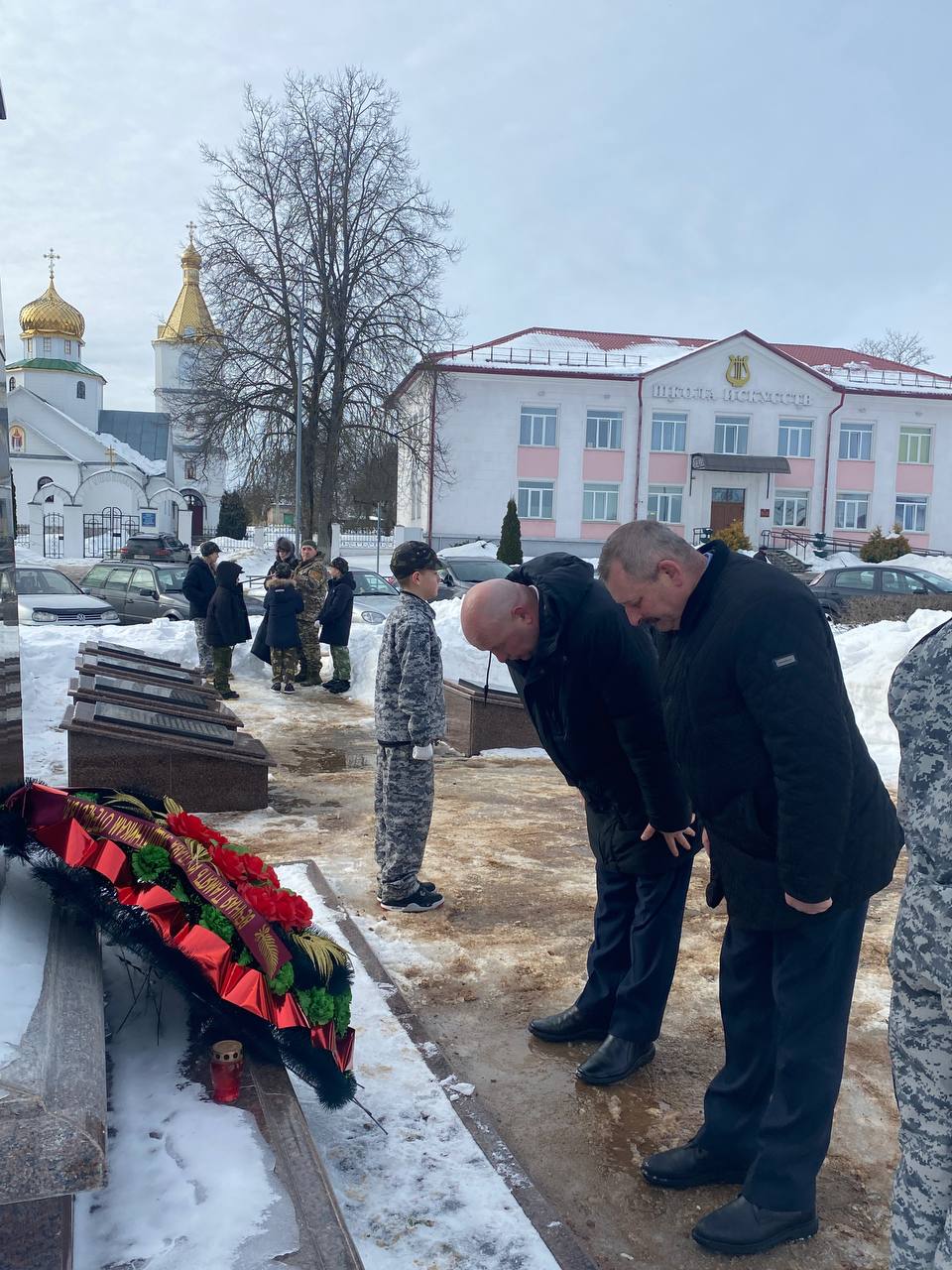 В г. Сенно у Аллеи Героев состоялся митинг, приуроченный ко Дню защитников Отечества и Вооруженных Сил Республики Беларусь