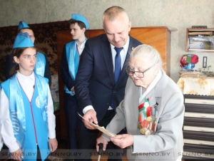 В преддверии праздника Великой Победы поздравления принимала ветеран Великой Отечественной войны Эмма Шлык