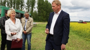 Жывёлаводы Сенненшчыны імкнуцца спыніць спад вытворчасці малака і закласці аснову для росту жывёлаводчай прадукцыі. Летні пашавы перыяд утрымання буйной рагатай жывёлы, корманарыхтоўка павінны стаць стартавай пляцоўкай для гэтых планаў