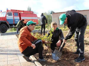 БЛАГОУСТРОИЛИ СКВЕР<br />