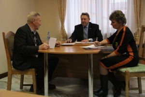 З дапамогай да парламентарыя. На Сенненшчыне пабываў Анатолій Анюхоўскі