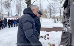 У памятного знака "Жертвам геноцида 1941-1944 гг. посвящается..." прошел митинг, посвященный Международному дню памяти жертв преступления геноцида