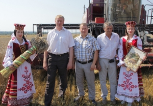 ВЫСОКОУРОЖАЙНОЕ ПОЛЕ «ДРУЖБИНЦА»