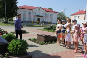 Мероприятие, приуроченное к 22 июня, для ребят, посещающих оздоровительный лагерь центра детей и молодежи, провели сотрудники Сенненского историко-краеведческого музея